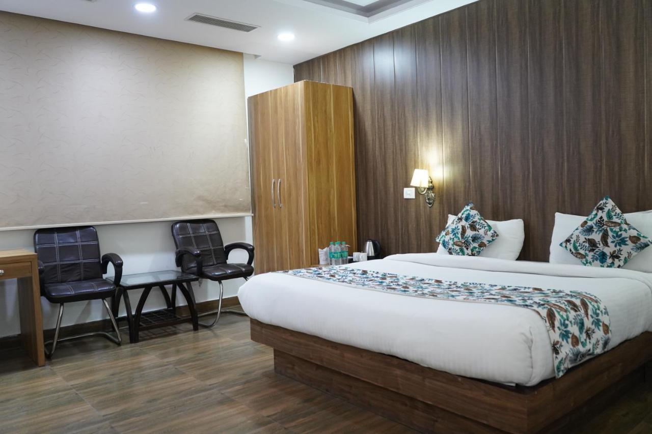The Dwelling Paradise Hotel Greater Noida Ngoại thất bức ảnh